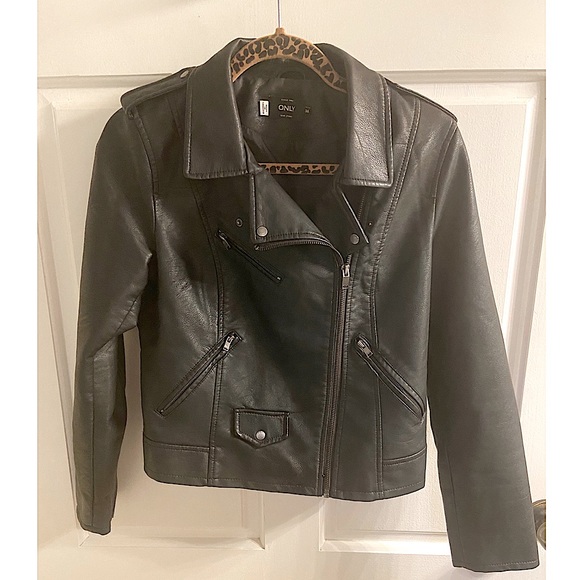 Vero Moda (Only Brand) - FAUX Leather Cropped Biker Jacket - Size 38 (Small) - Picture 2 of 9